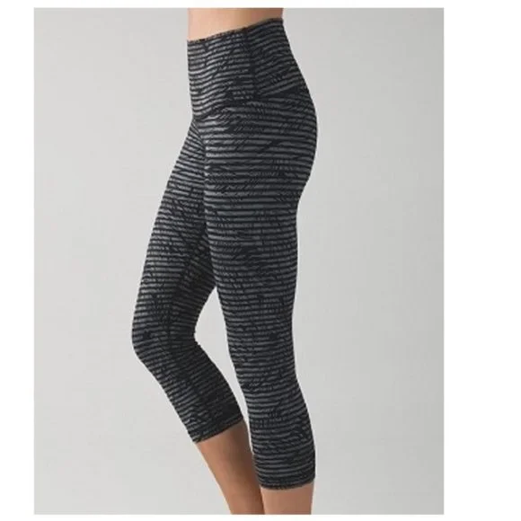 Lululemon Wunder Under Feather Print Crop Leggings - Picture 2 of 9